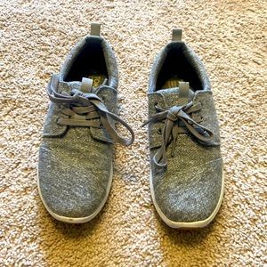 Tom’s, size 7, color- gray.